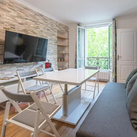 Logement Cosy Et Moderne Proche De Toute Commodite Париж